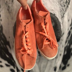 BRAND SPANKIN NEW PINK ADIDAS 🤤🤤